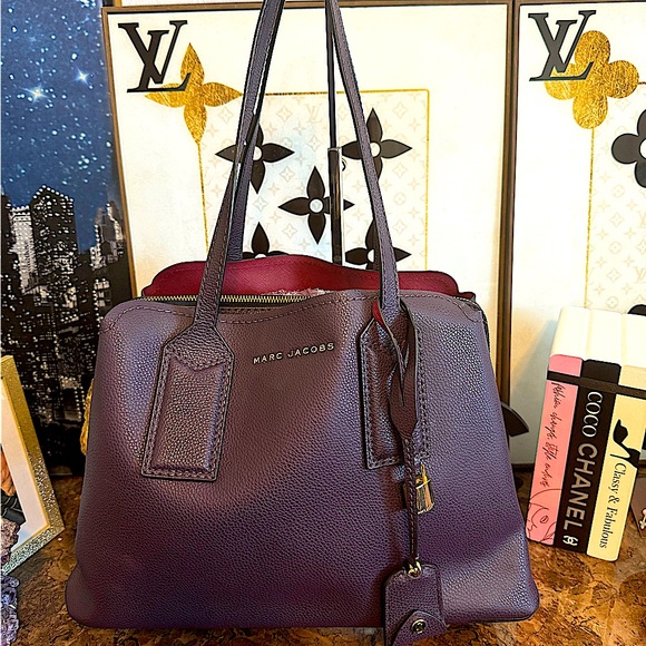 Marc Jacobs Handbags - Marc Jacobs RARE Purple Leather Lock and Key Shoulder Bag
